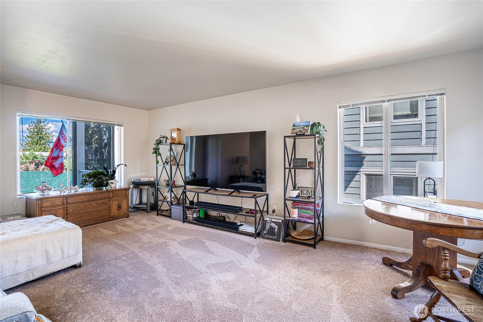 433 W Webster