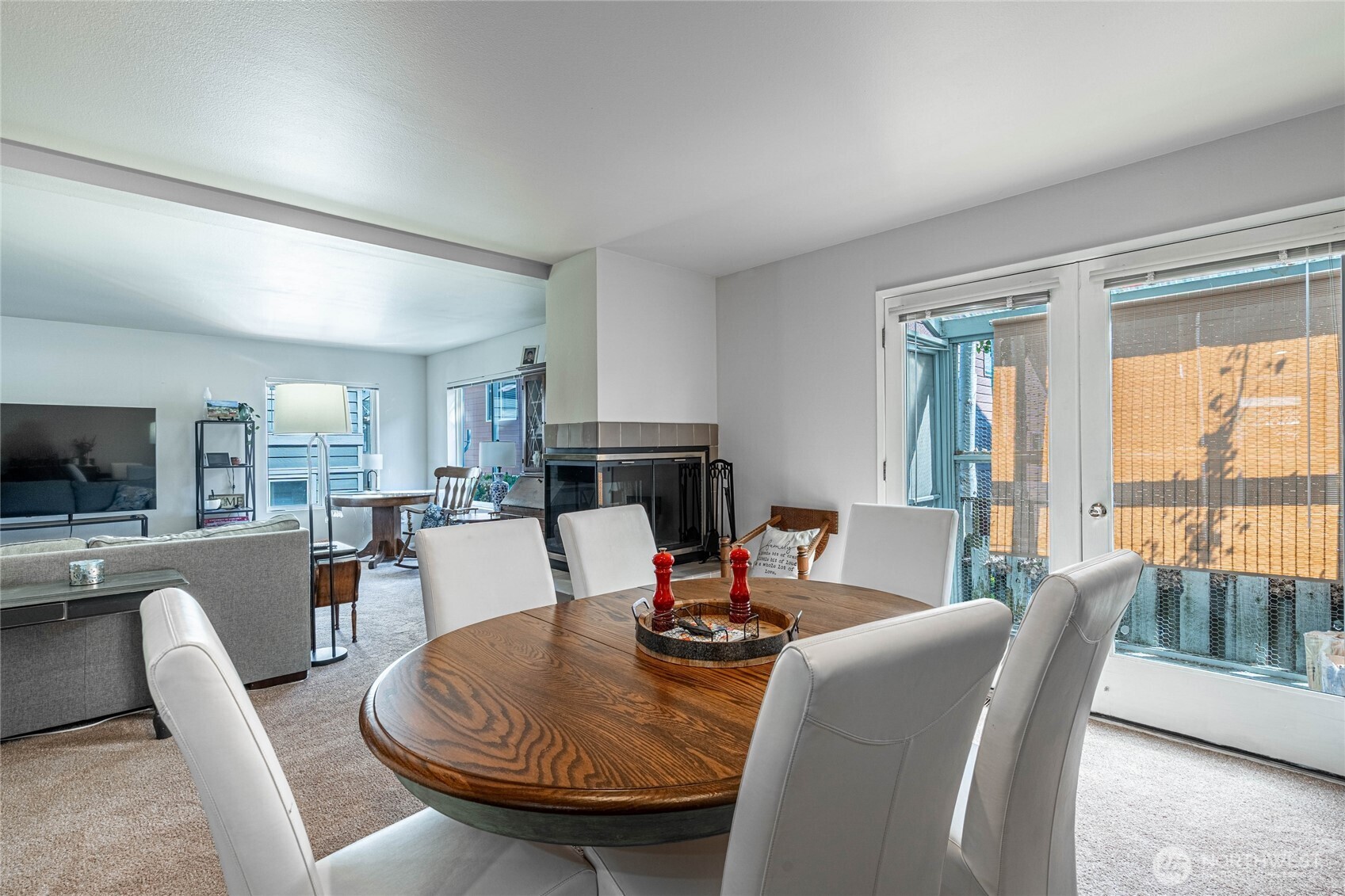 433 W Webster