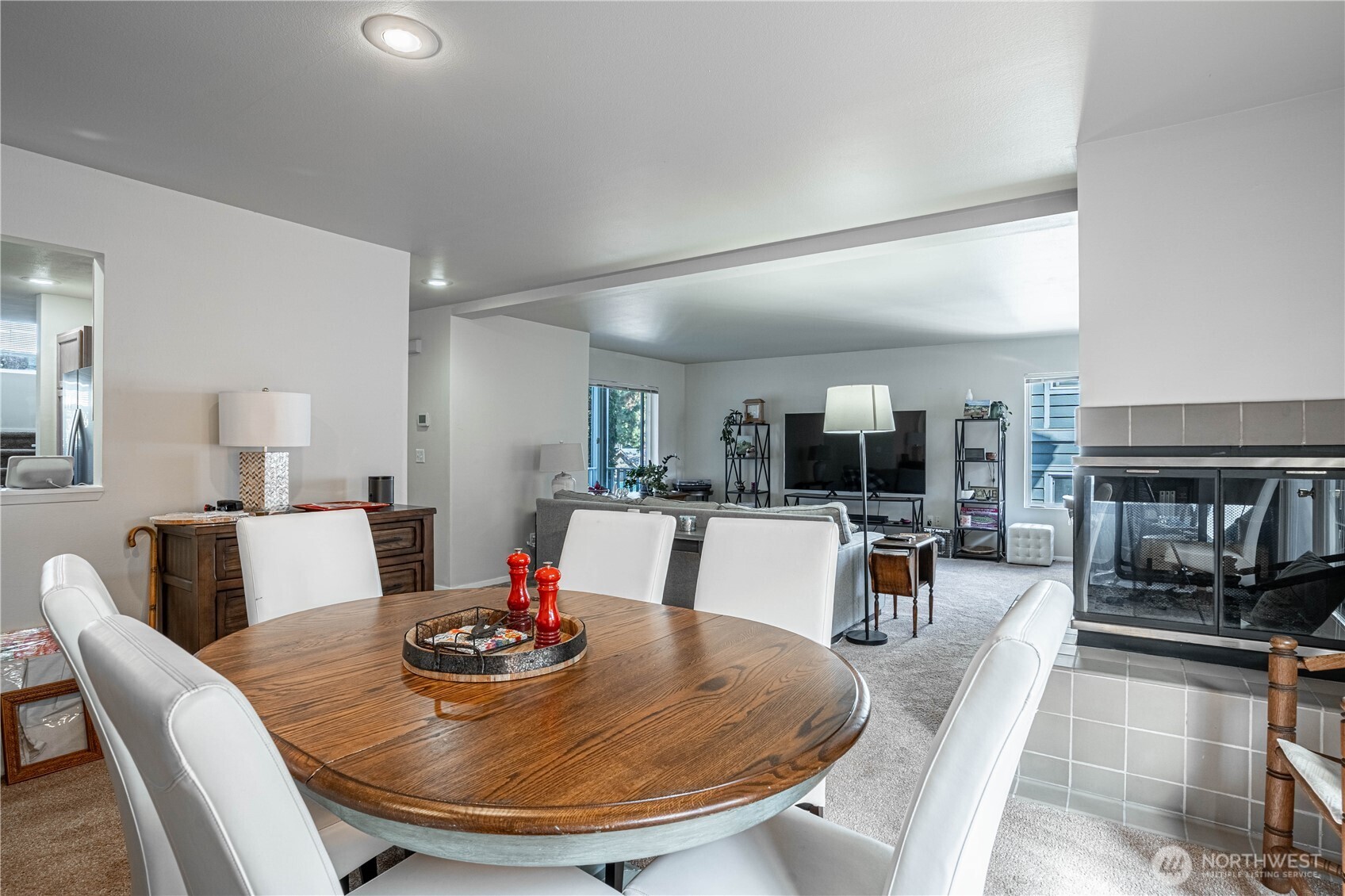 433 W Webster