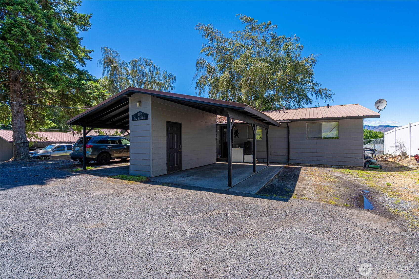 460 N Keller Avenue Unit: A & B