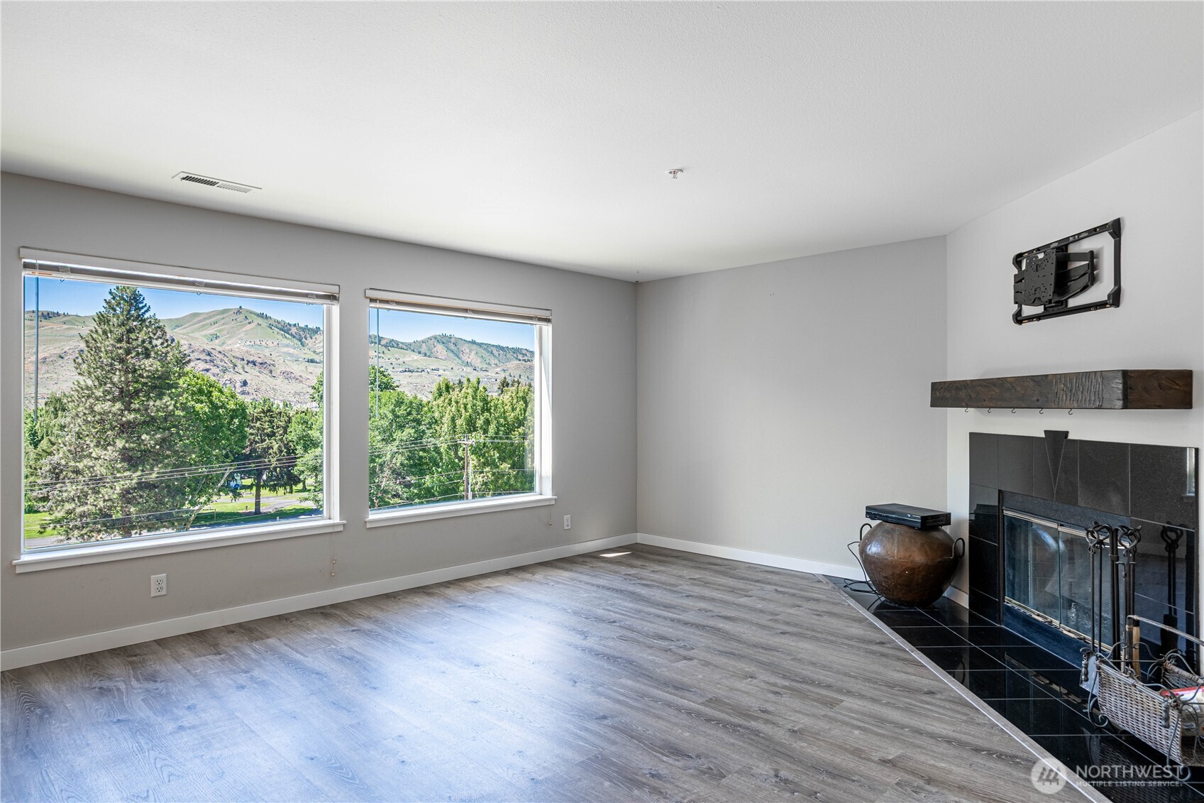 808 W Manson Highway Unit: B202