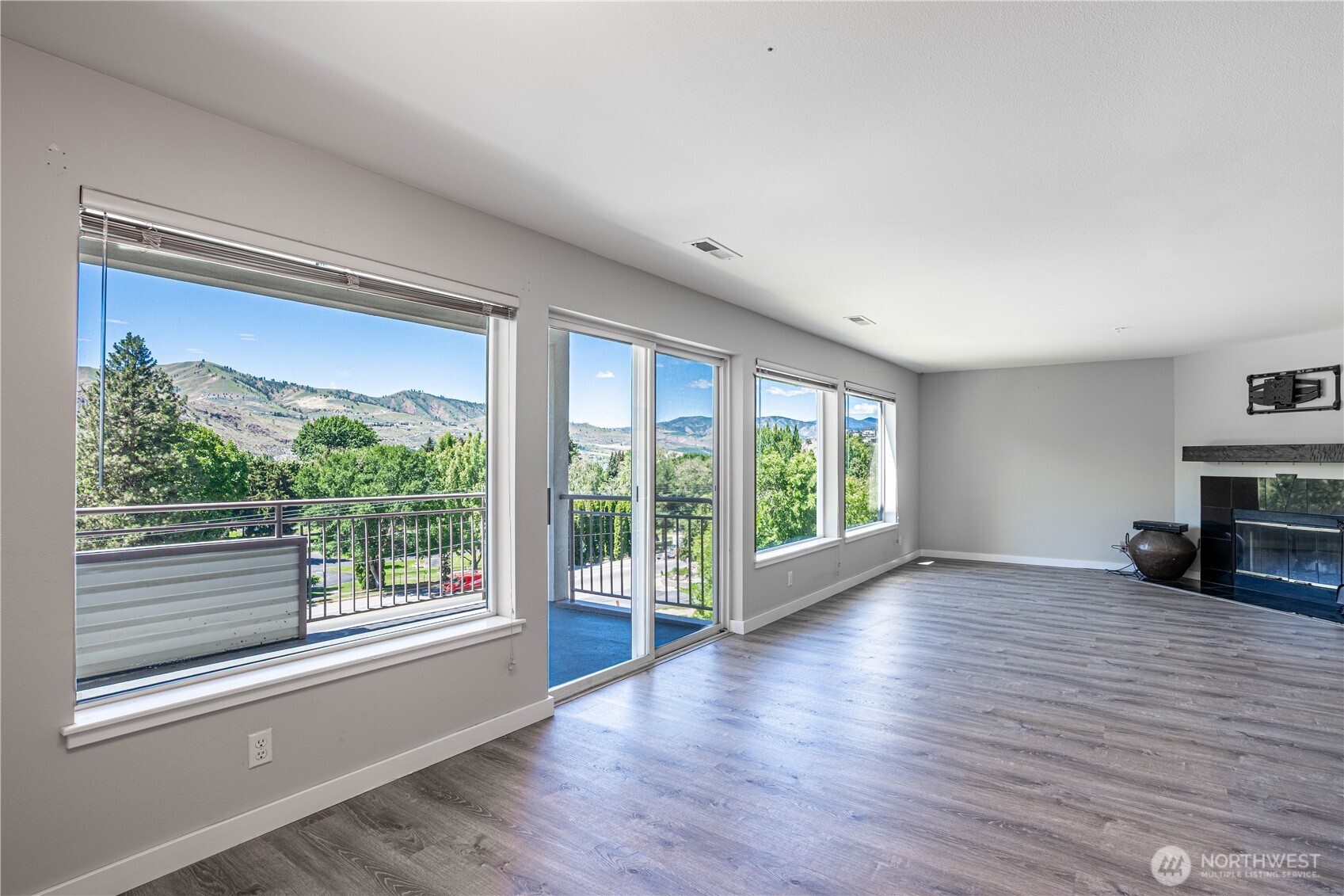 808 W Manson Highway Unit: B202