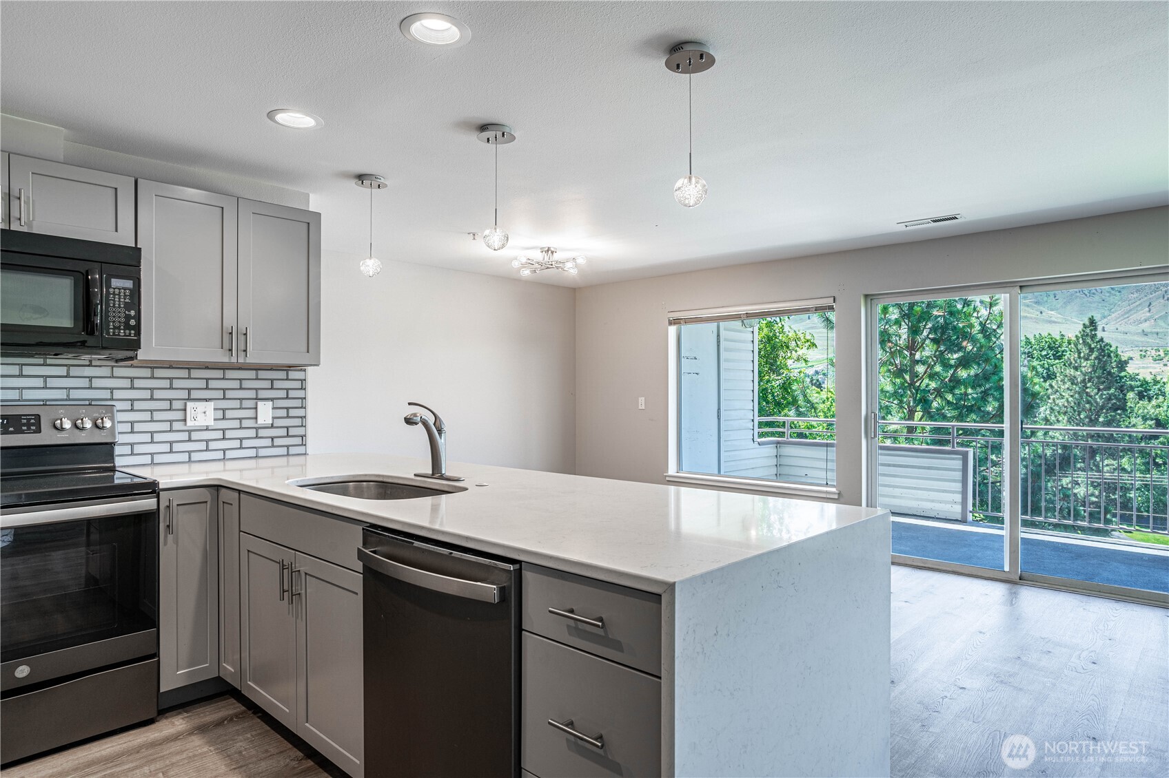 808 W Manson Highway Unit: B202