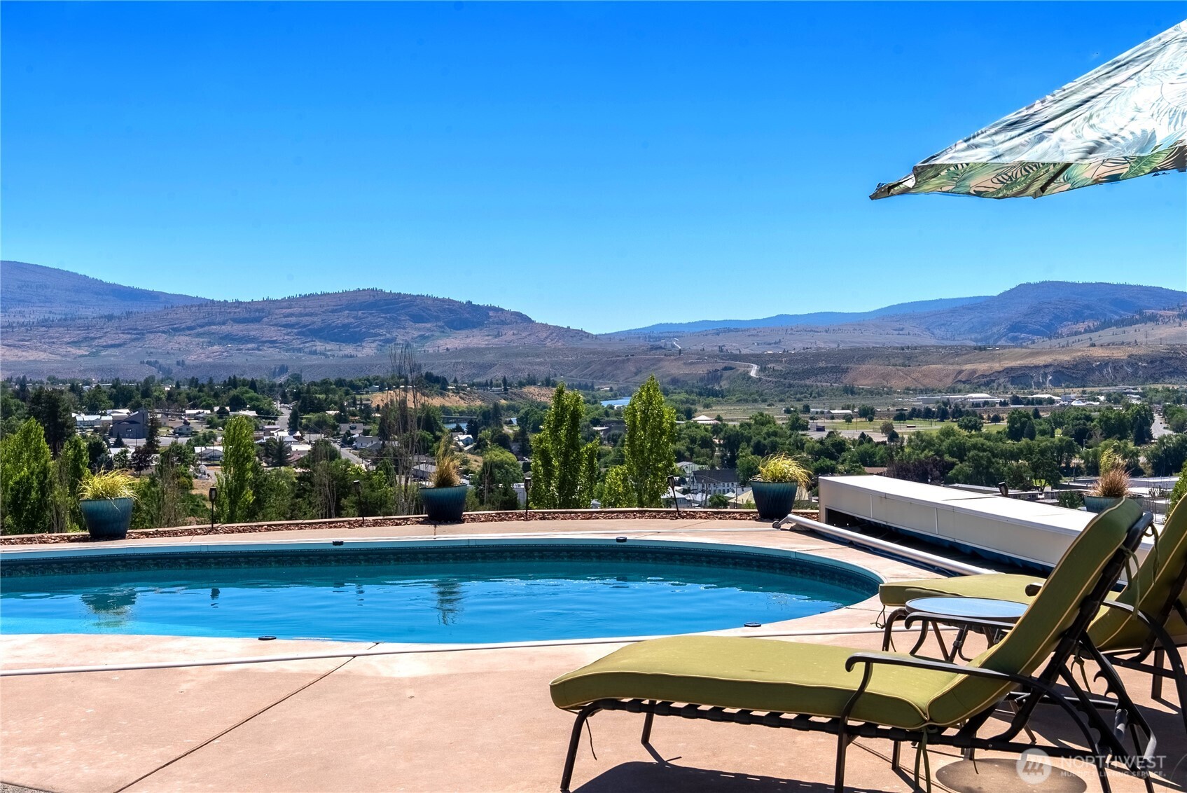 536 Hillcrest Circle Drive