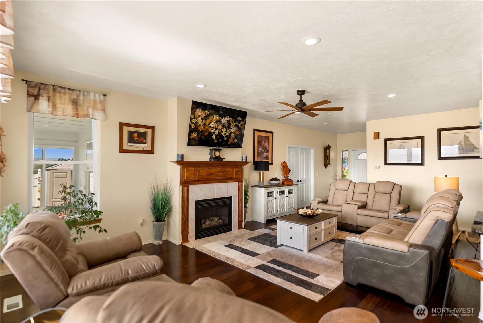 536 Hillcrest Circle Drive