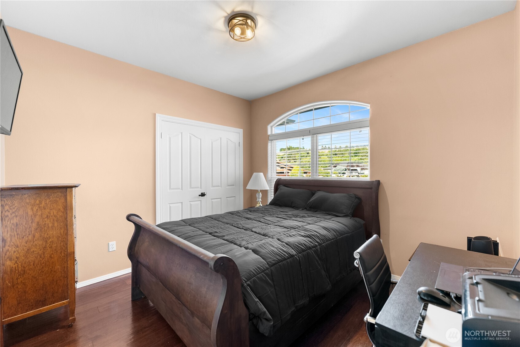 536 Hillcrest Circle Drive
