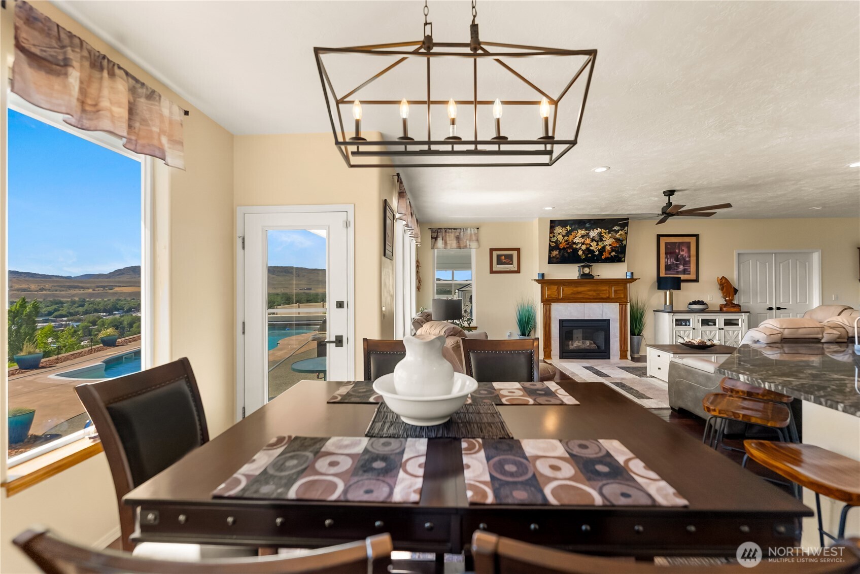 536 Hillcrest Circle Drive
