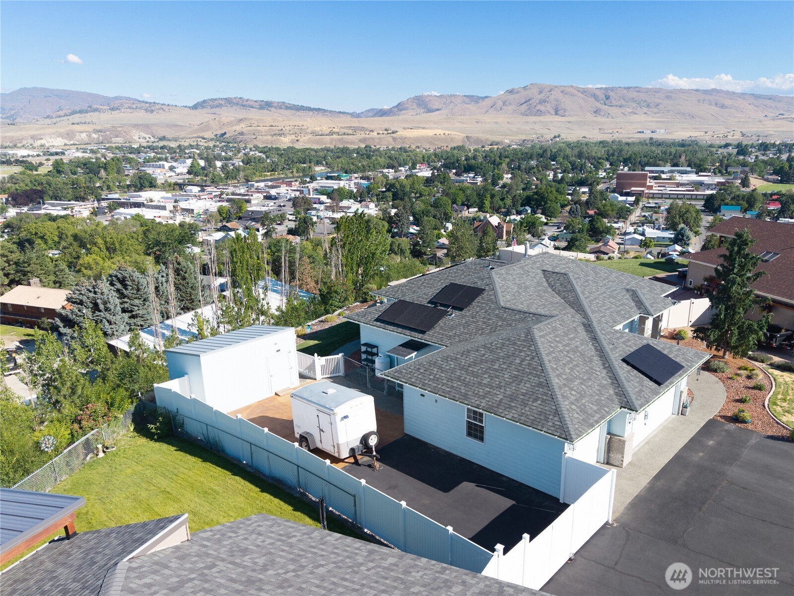 536 Hillcrest Circle Drive