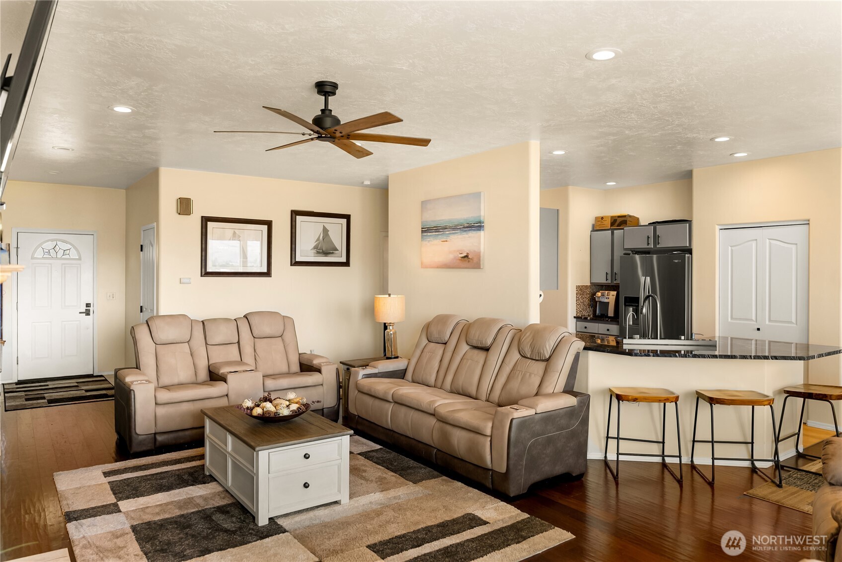 536 Hillcrest Circle Drive