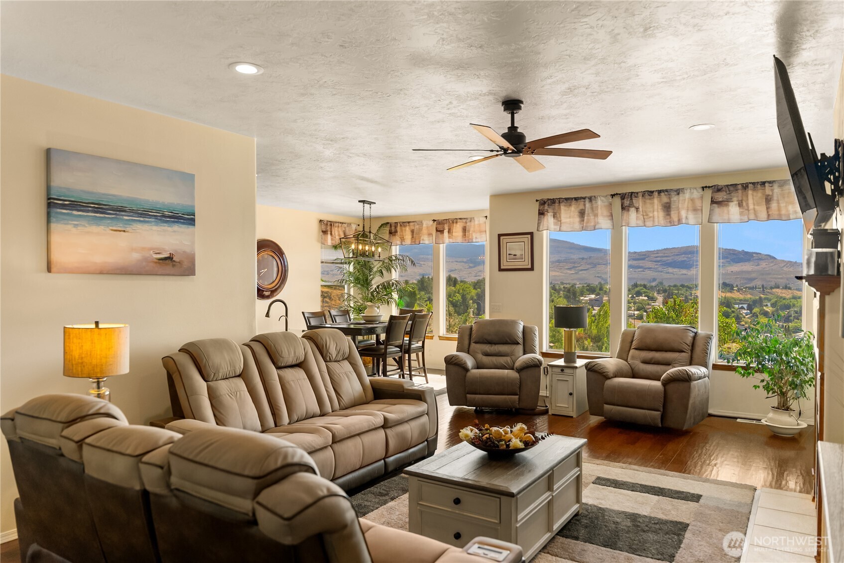 536 Hillcrest Circle Drive