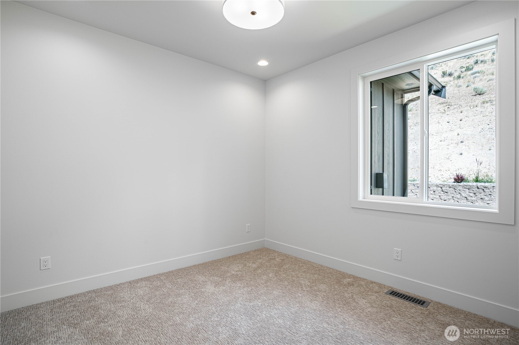 922 Long Drive