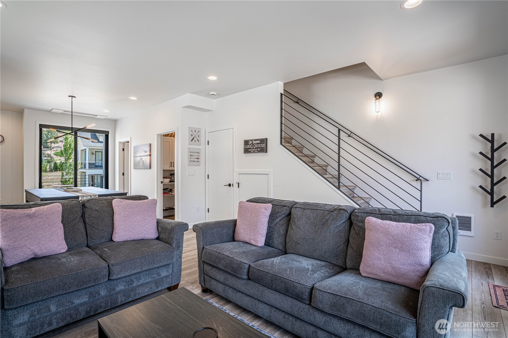 1402 Cottage Lane