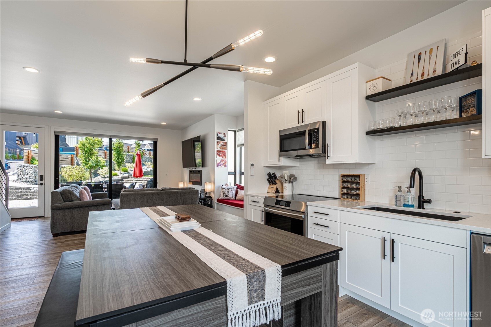 1402 Cottage Lane