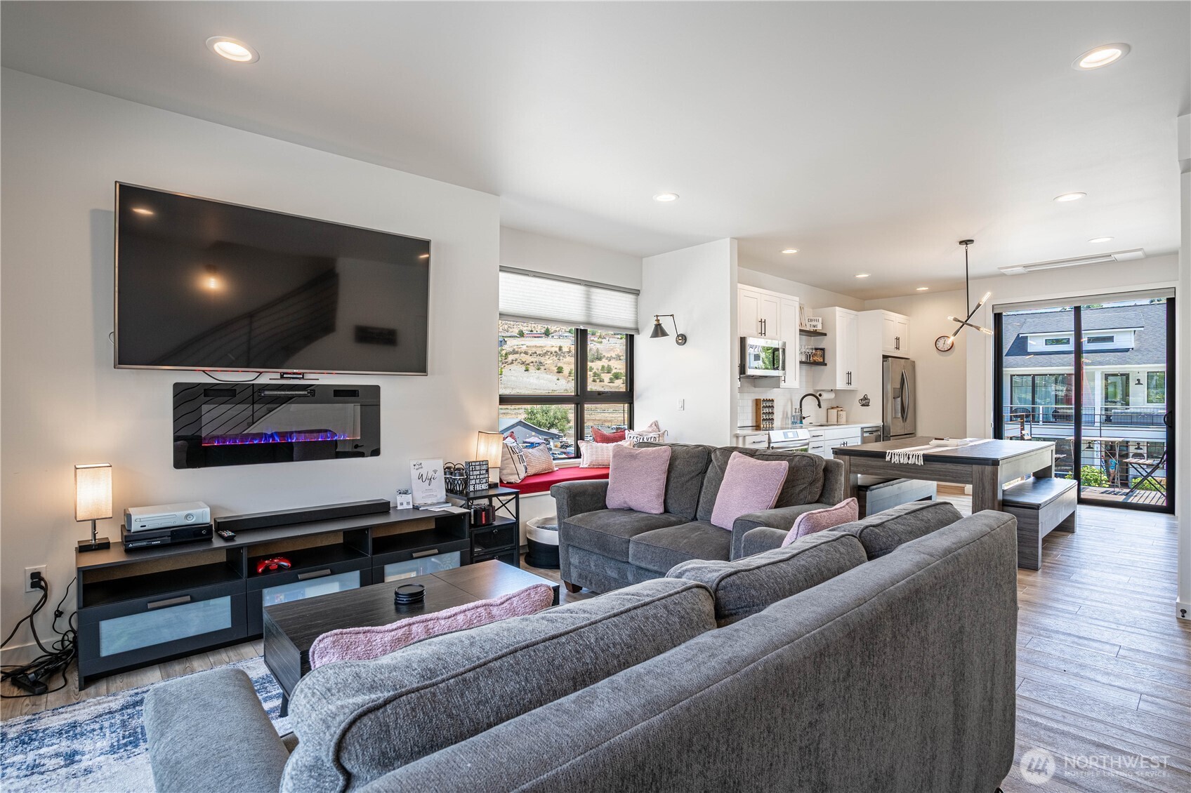 1402 Cottage Lane
