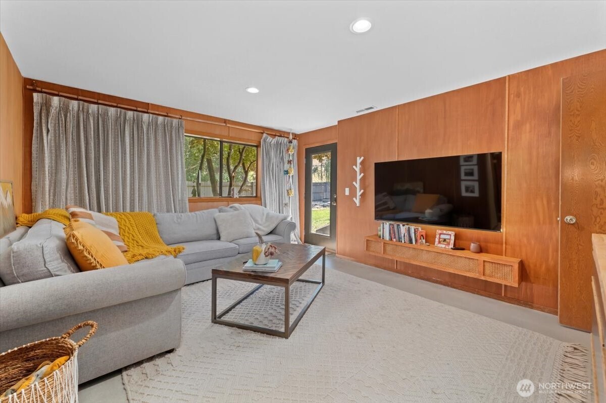 1030 Canyonside Road