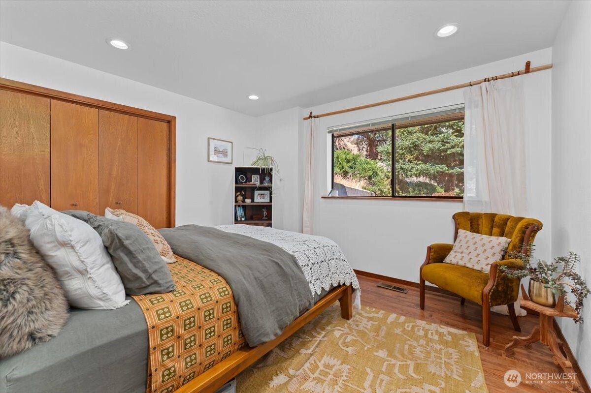 1030 Canyonside Road