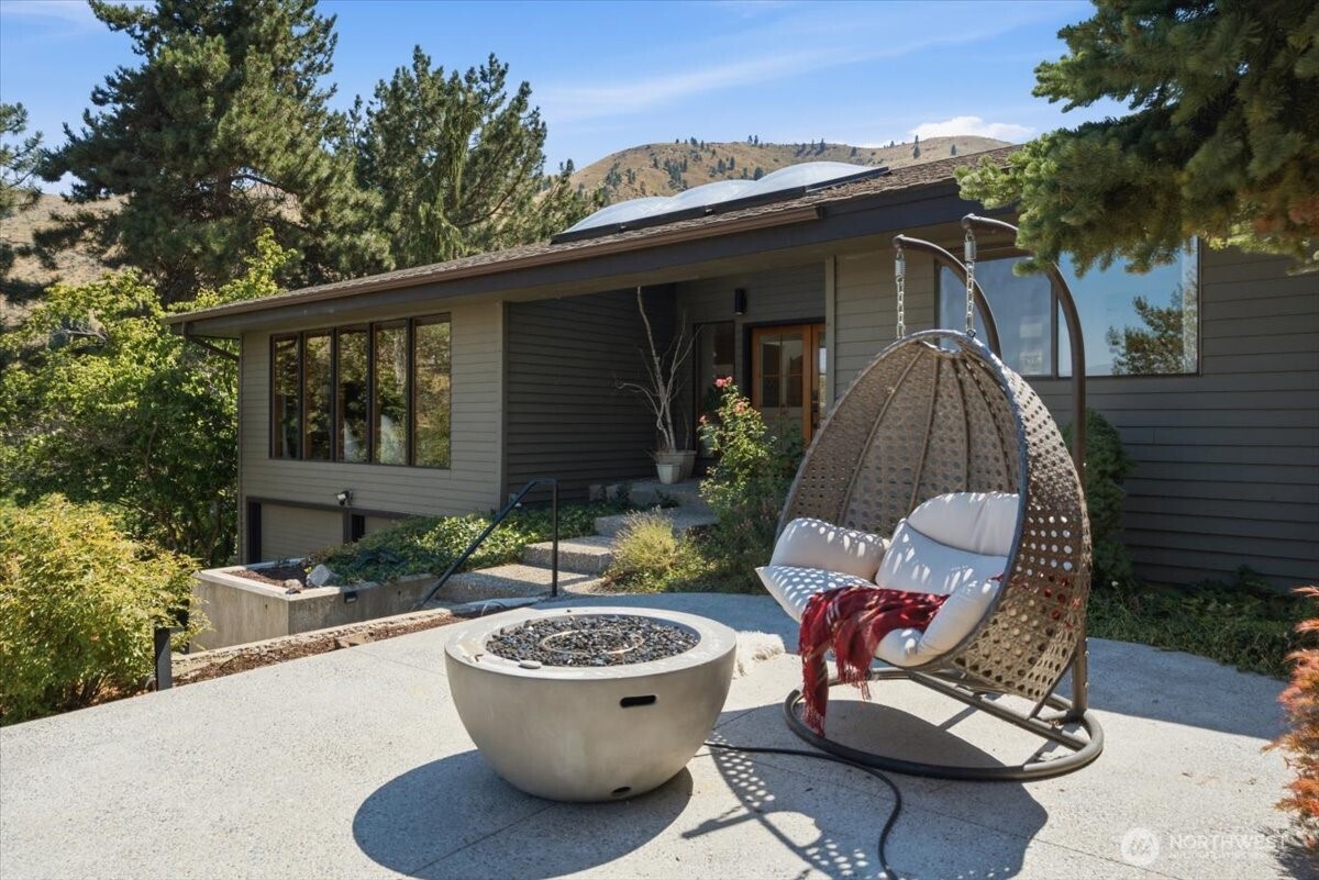 1030 Canyonside Road