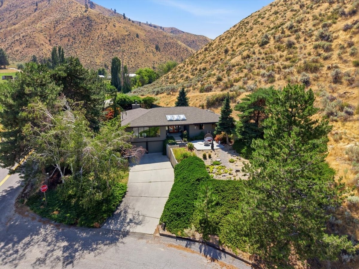 1030 Canyonside Road