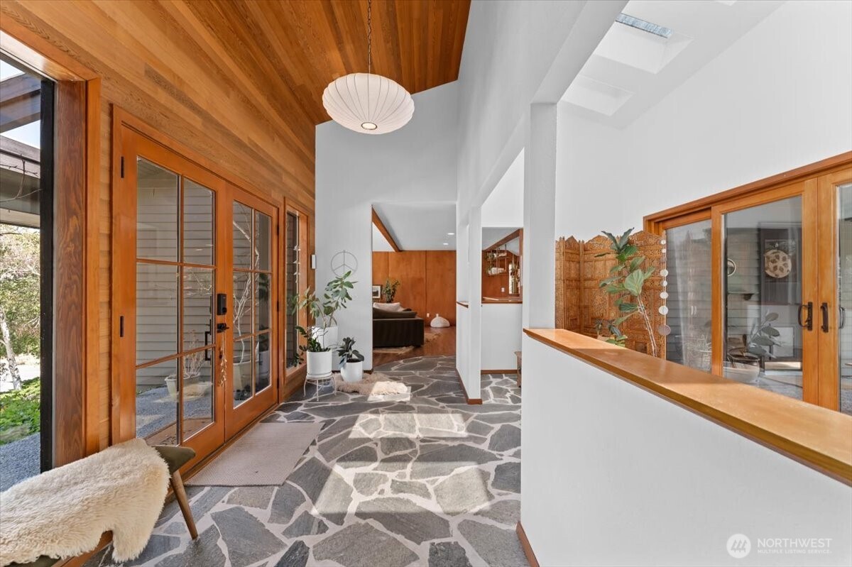 1030 Canyonside Road