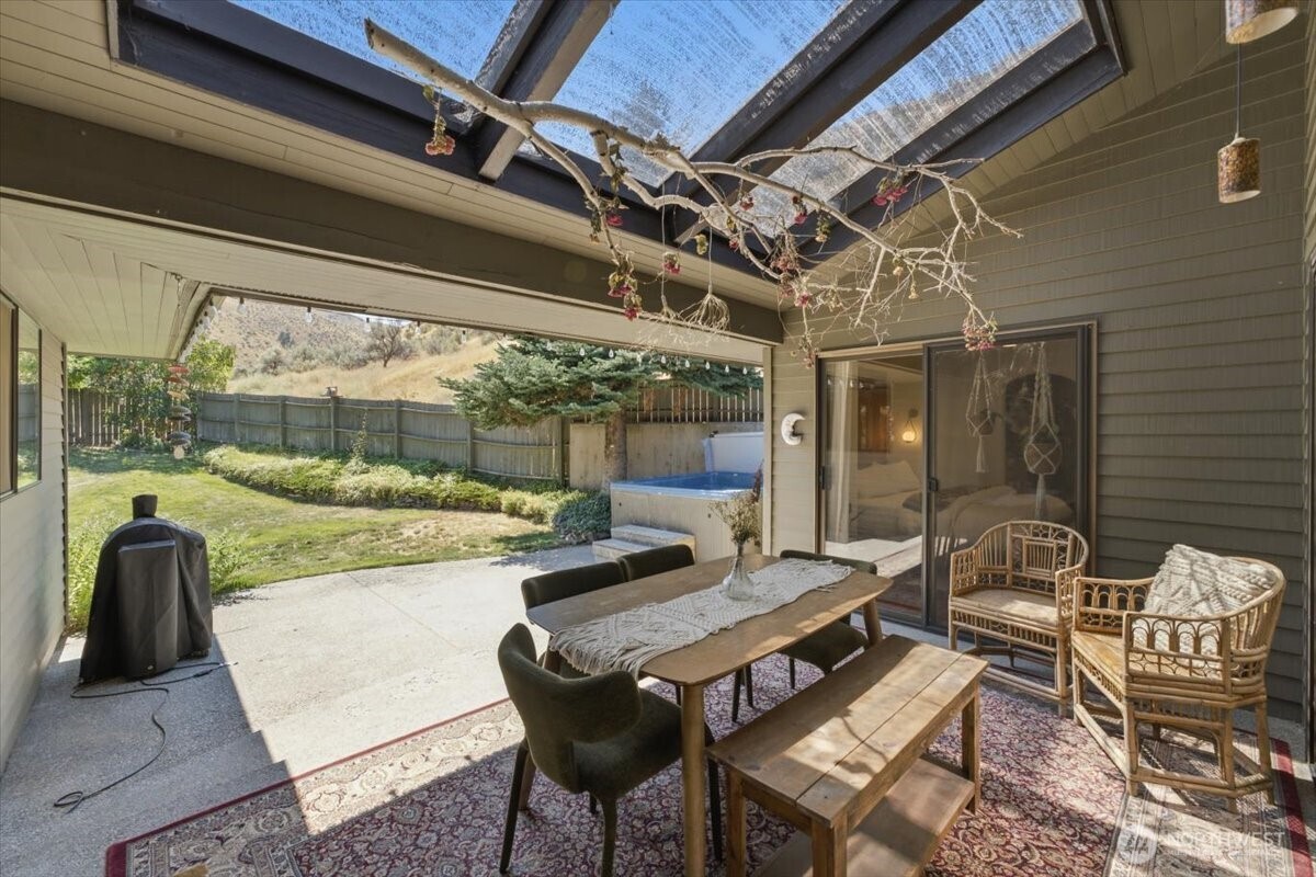 1030 Canyonside Road
