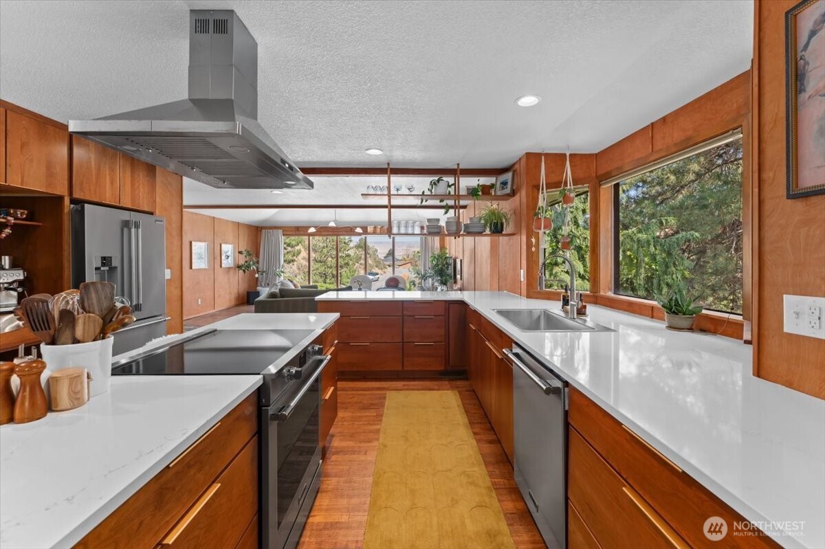 1030 Canyonside Road
