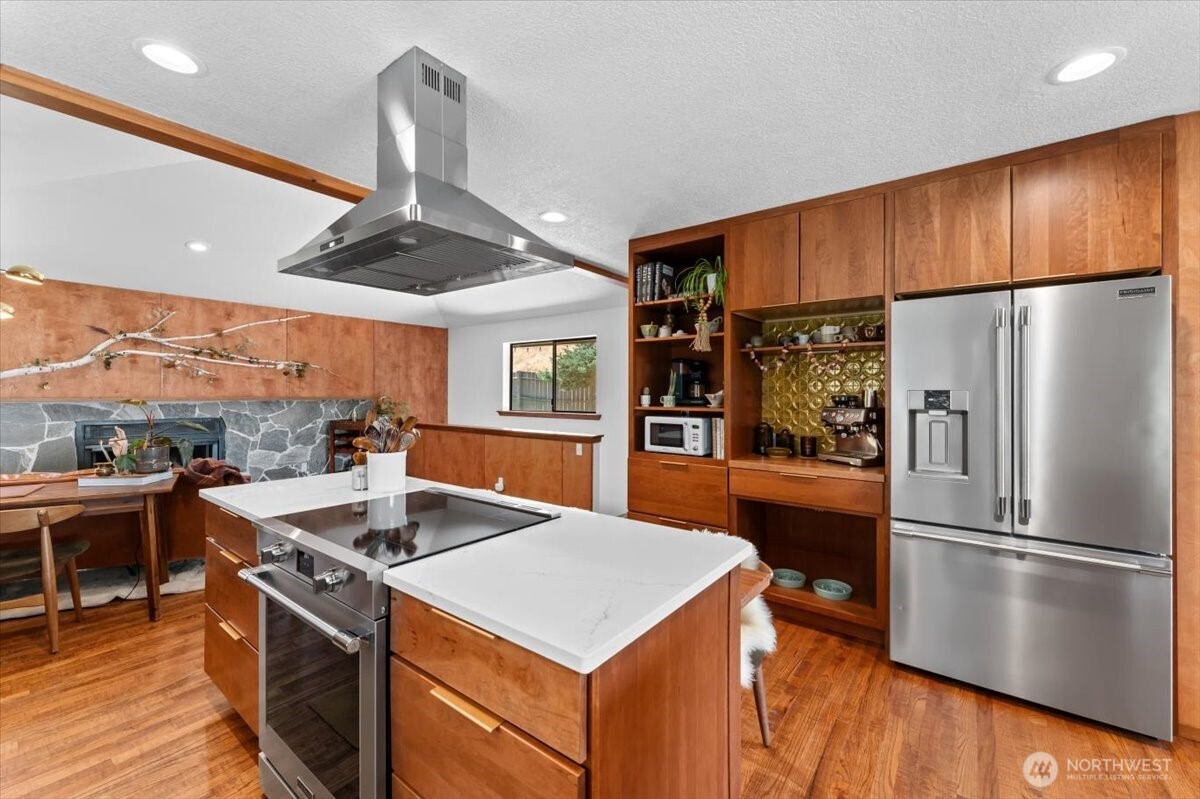1030 Canyonside Road