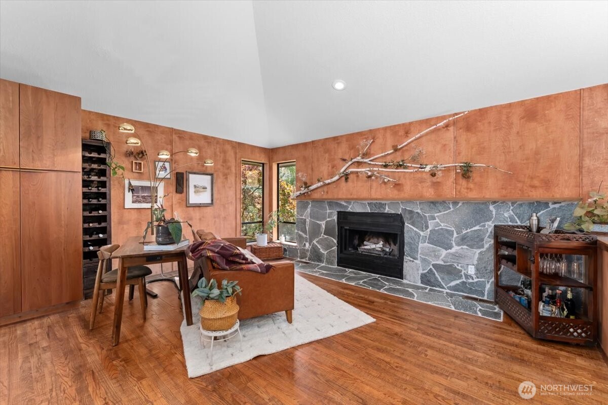 1030 Canyonside Road