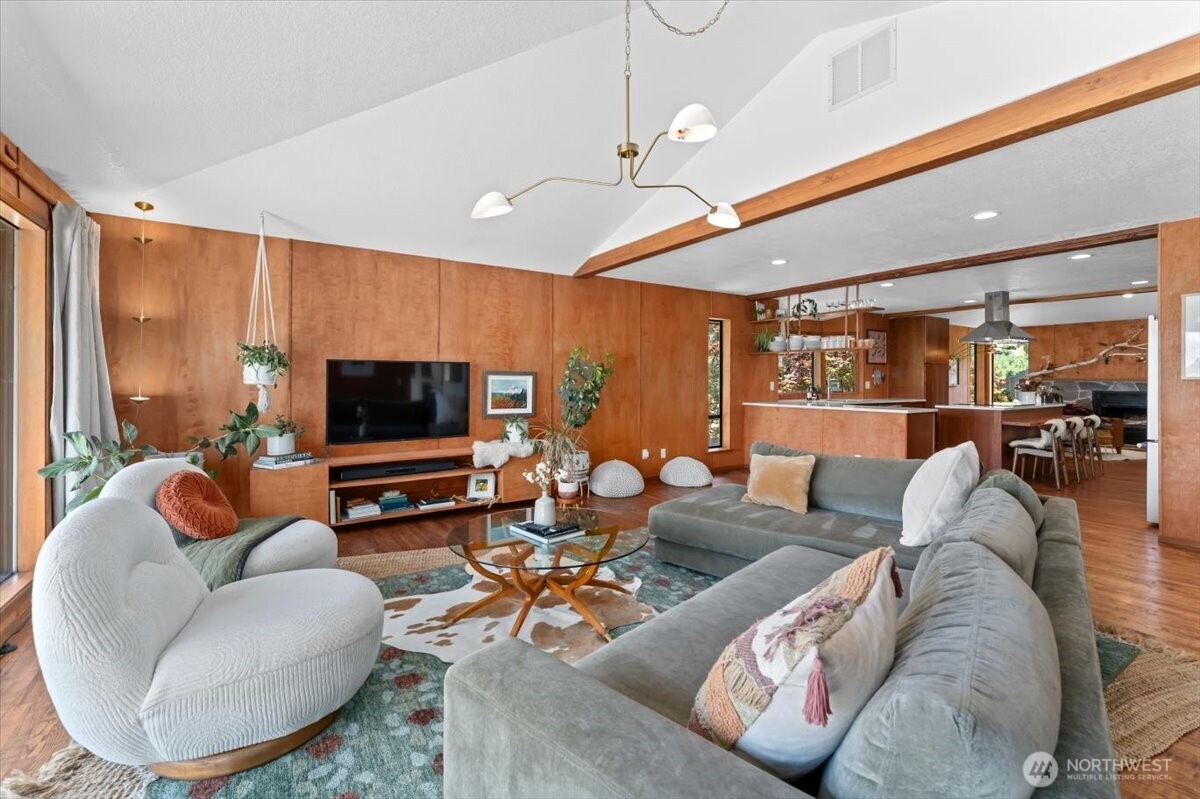1030 Canyonside Road