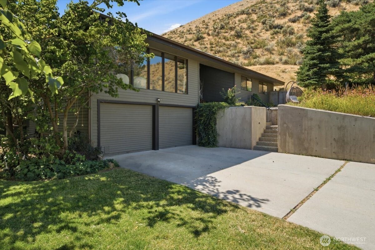 1030 Canyonside Road