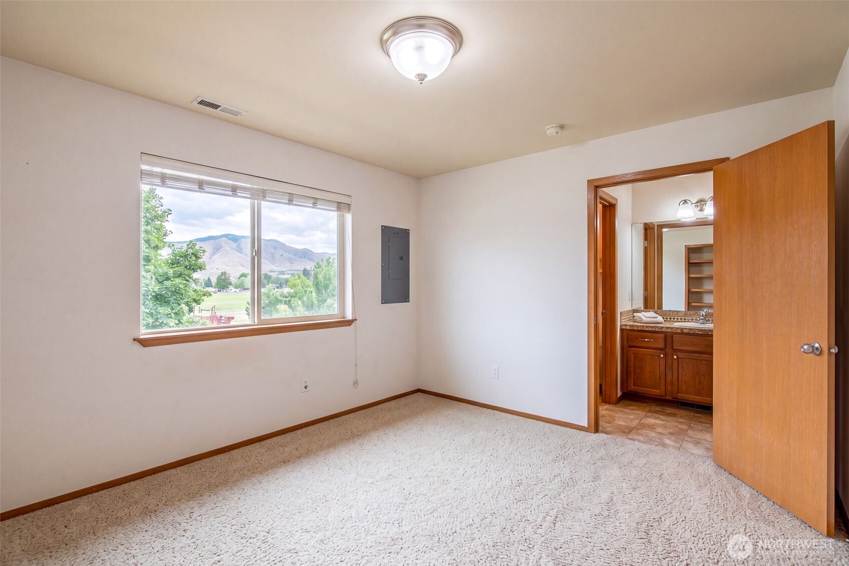 1005 Cascade Street