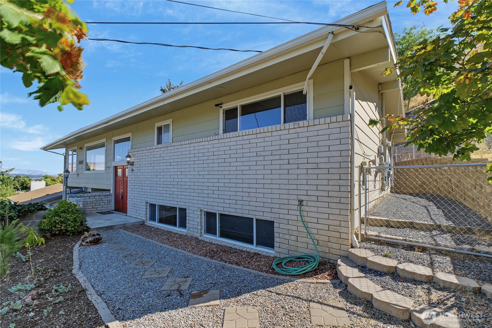 1617 Carson Lane