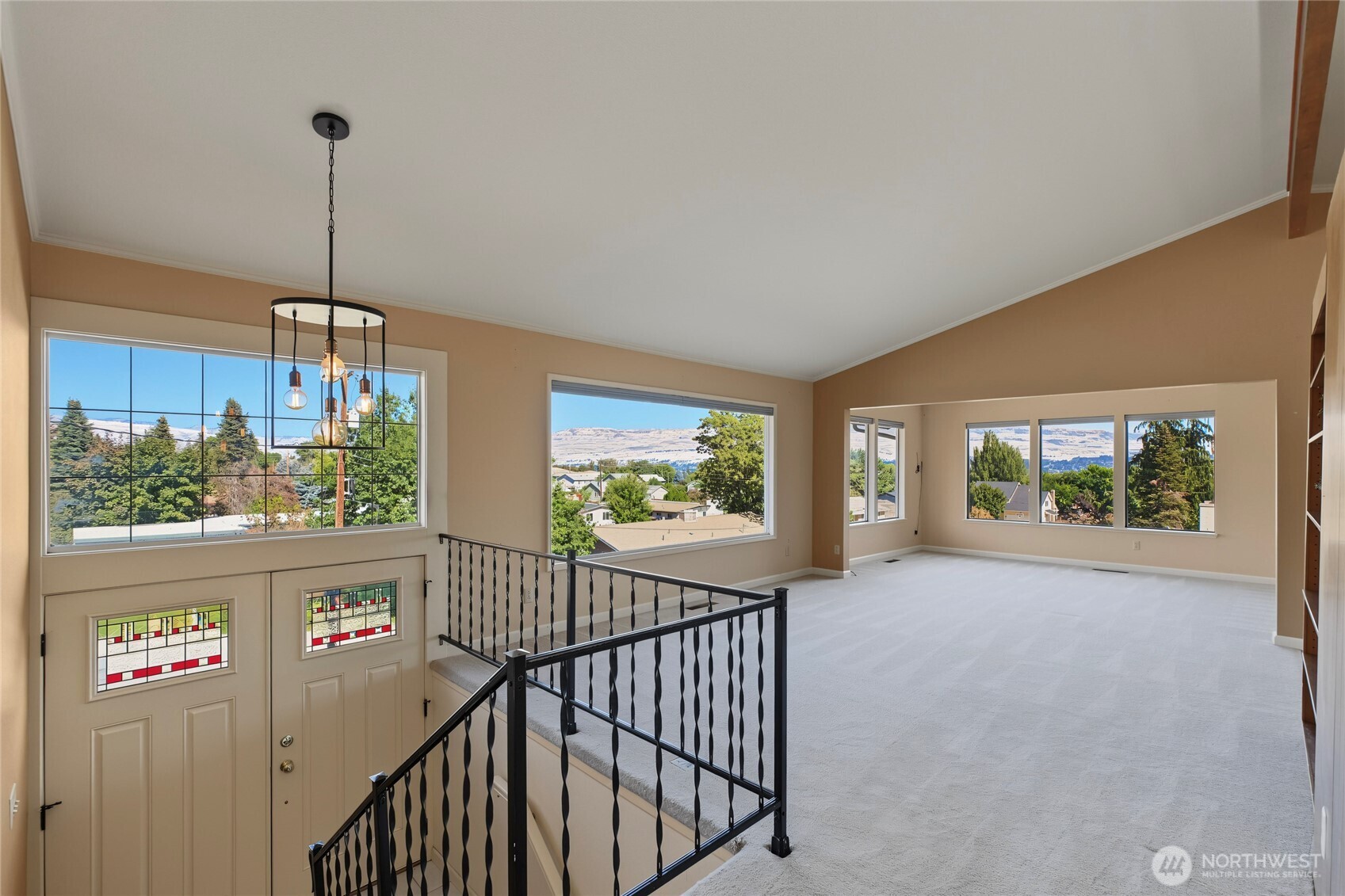 1617 Carson Lane