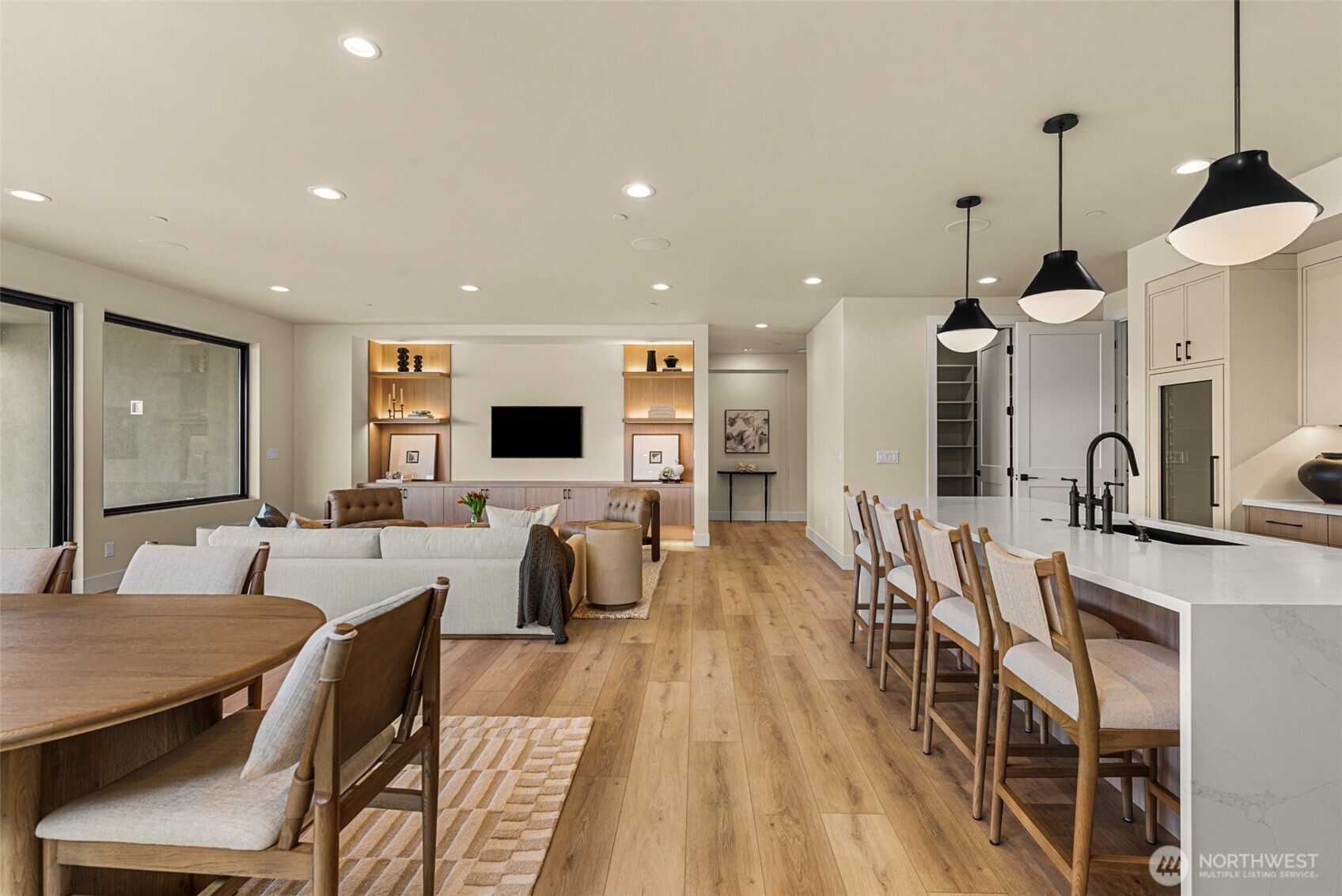9104 NW Harvest Lane