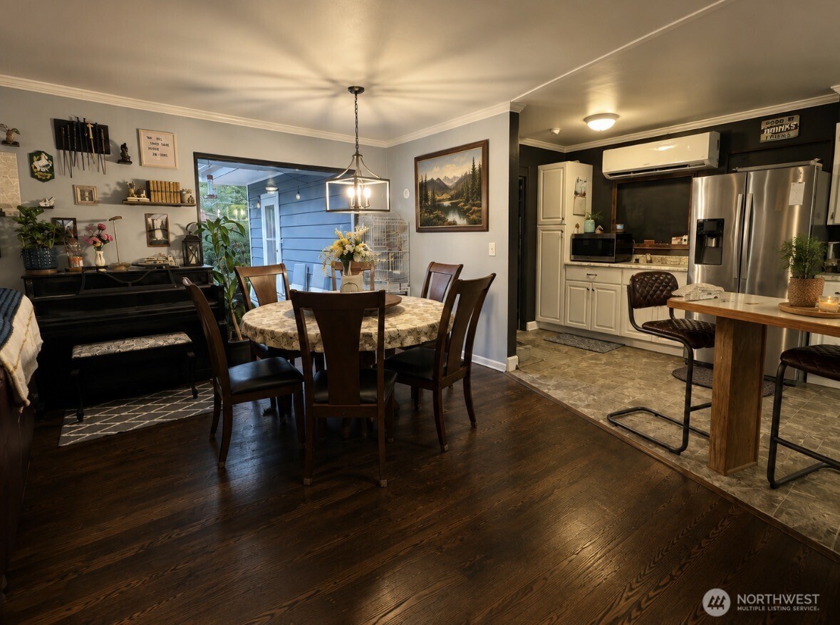 223 E 2nd Street