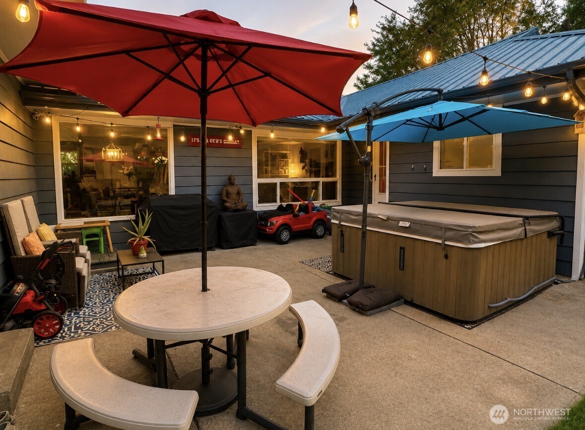 223 E 2nd Street