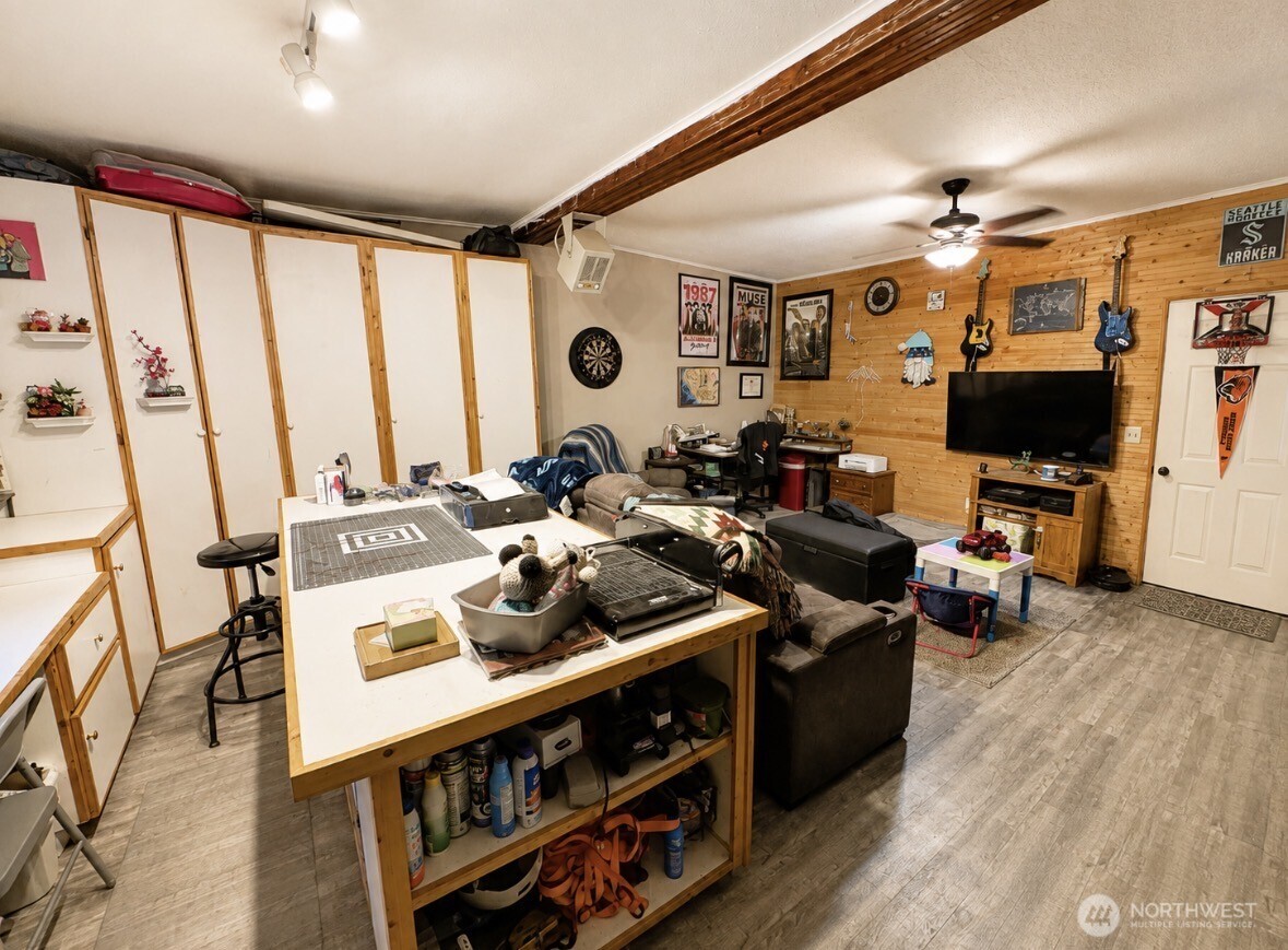 223 E 2nd Street