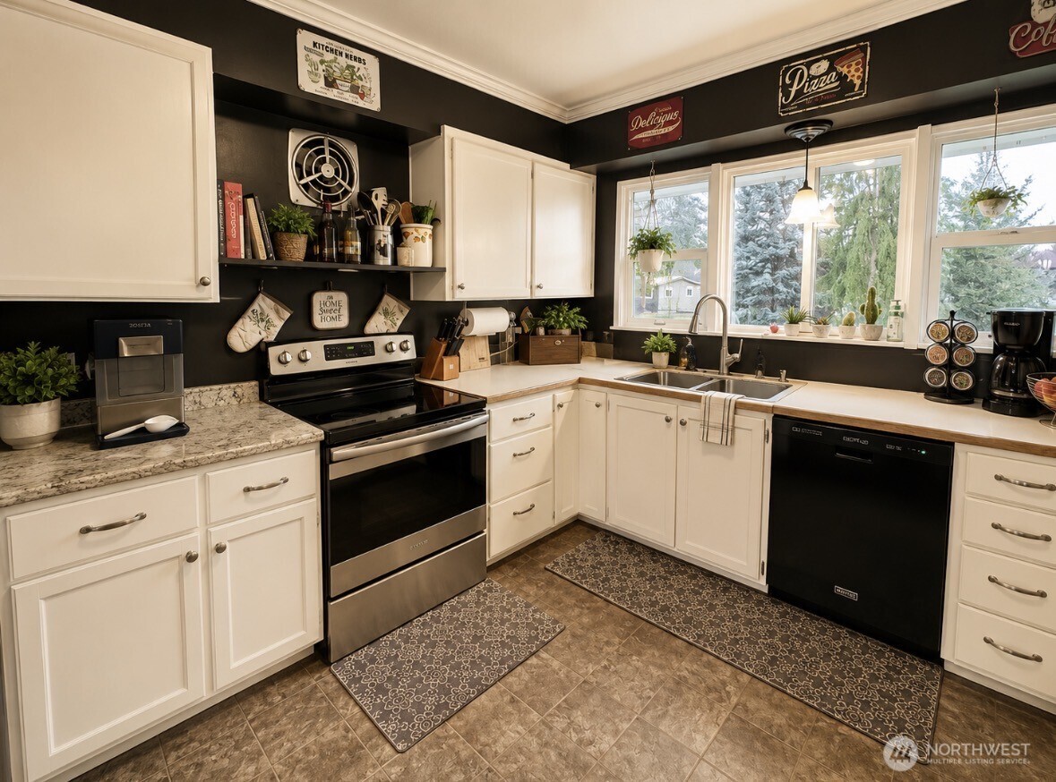 223 E 2nd Street