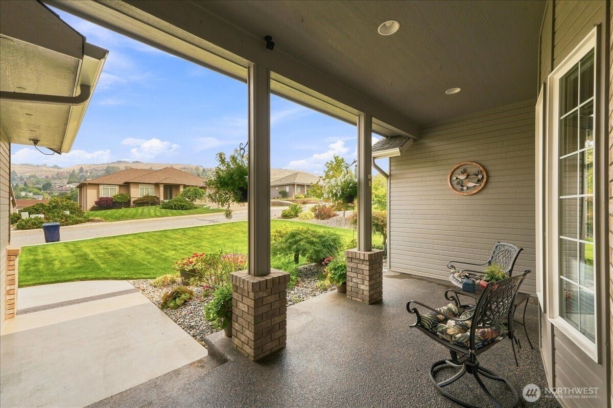 628 Briarwood Drive