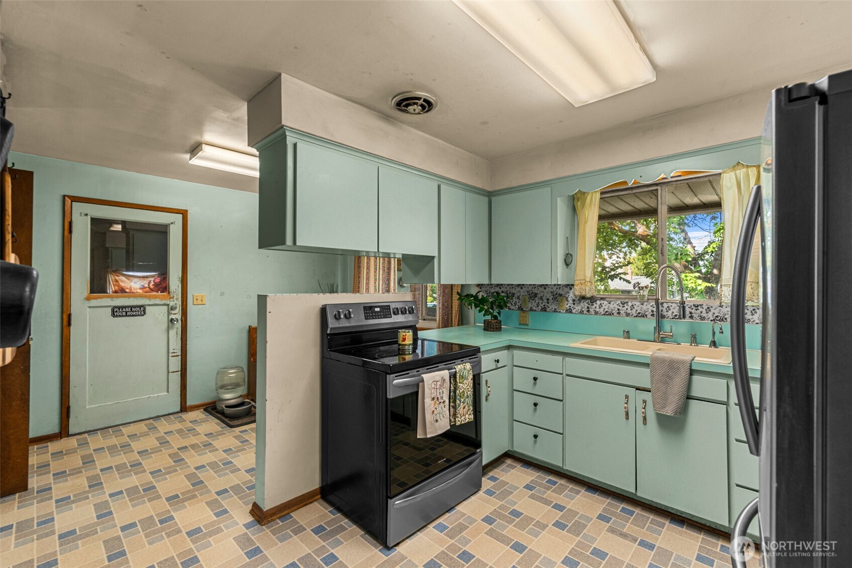 1605 N Ashland Avenue