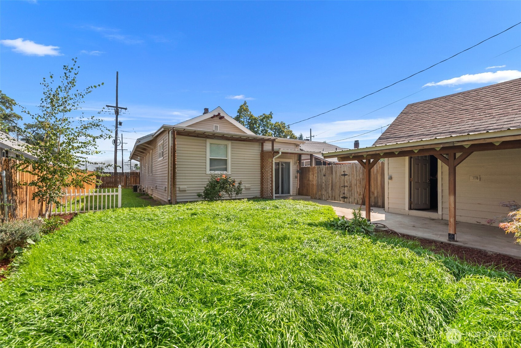 900 Okanogan Avenue