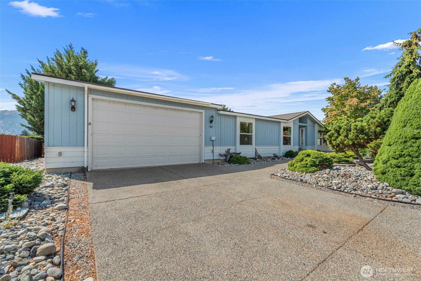 944 Sunrise Drive