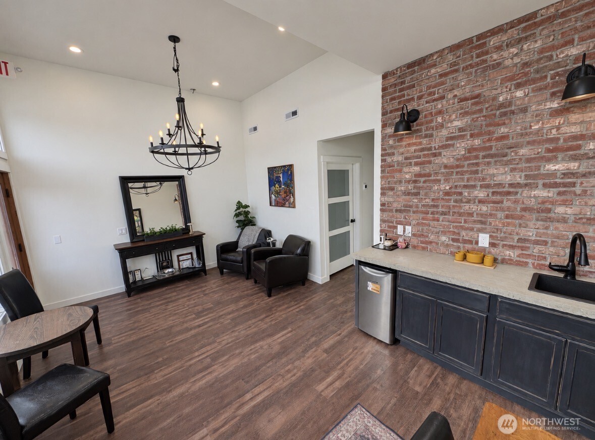 1118 Main Street