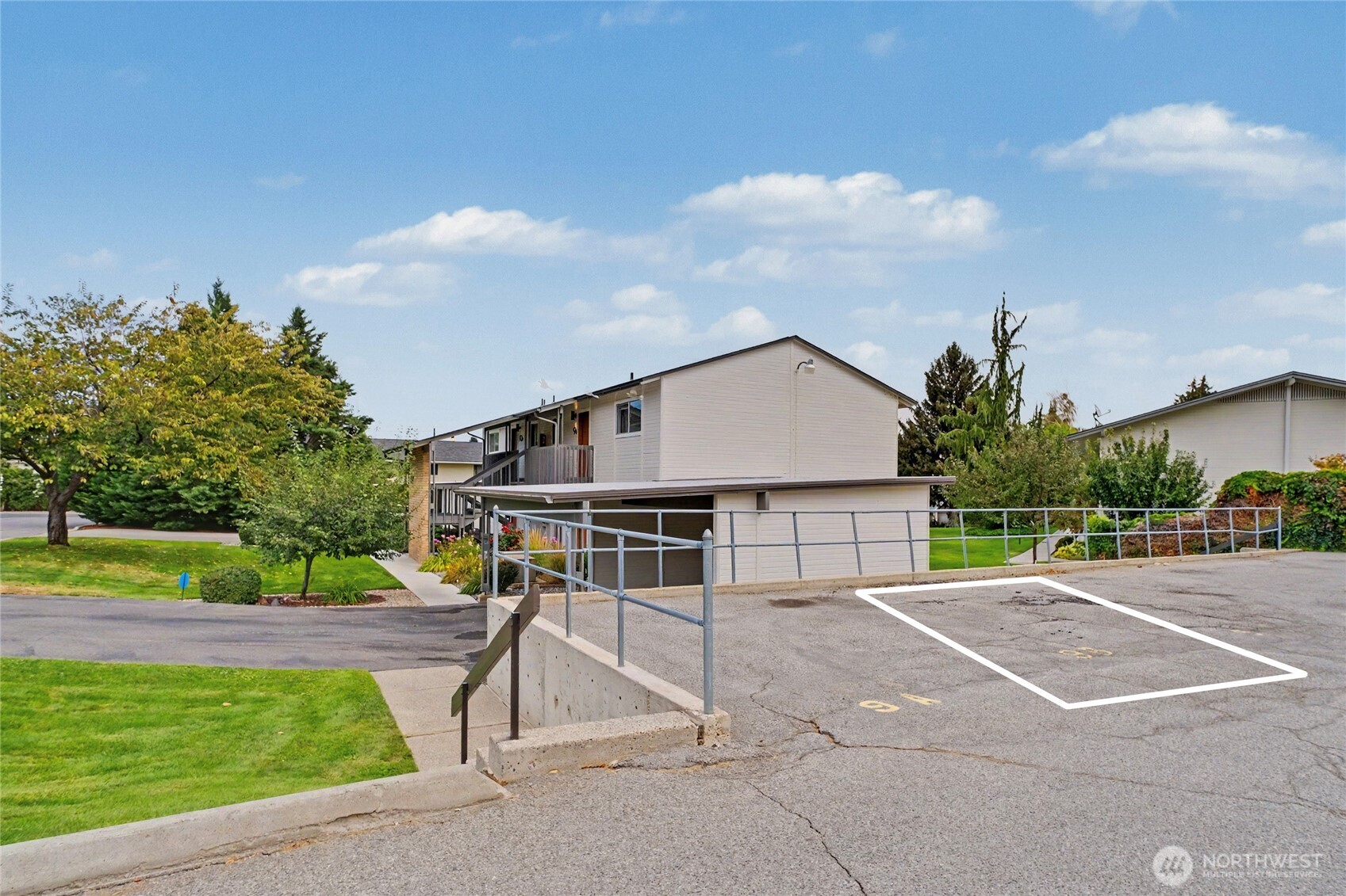 107 Schafer St Unit: 9B