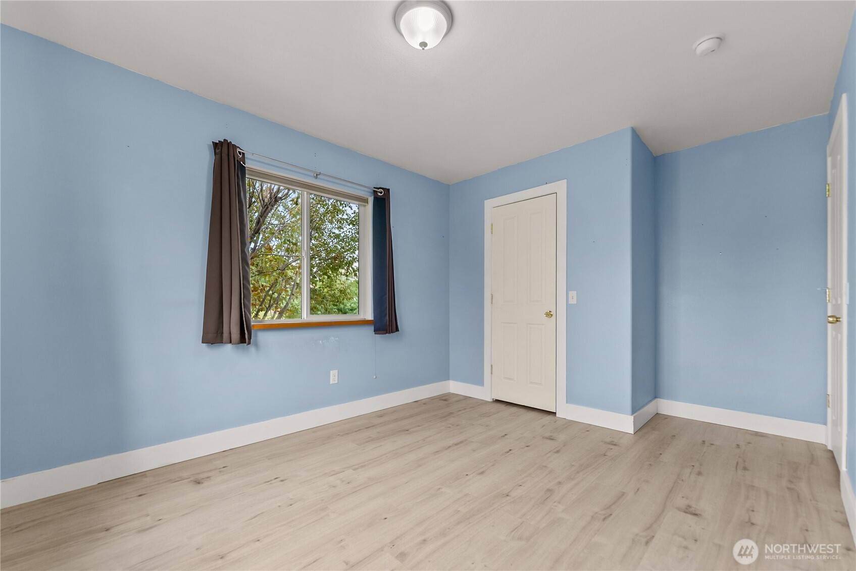6 Peacock Lane