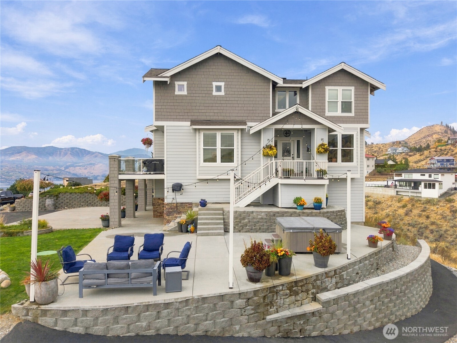200 Crescent Street