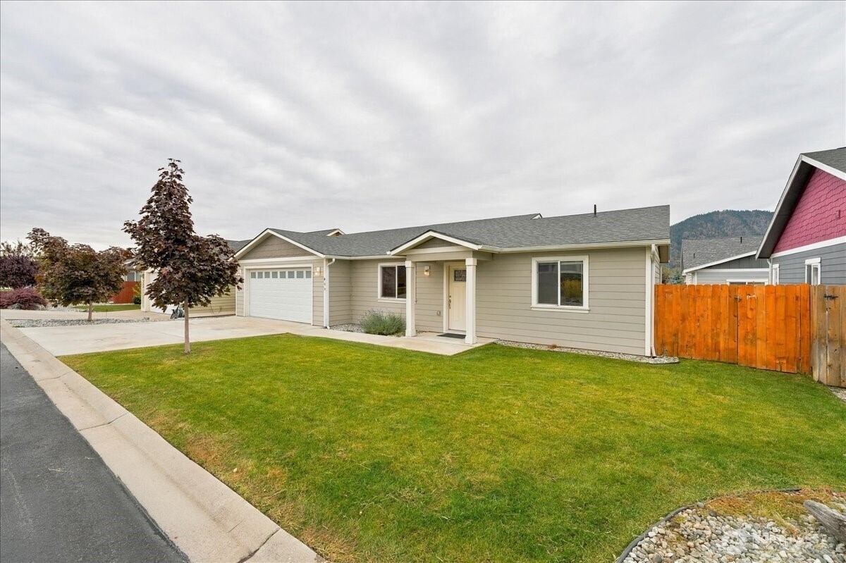 405 Ridgewood Drive