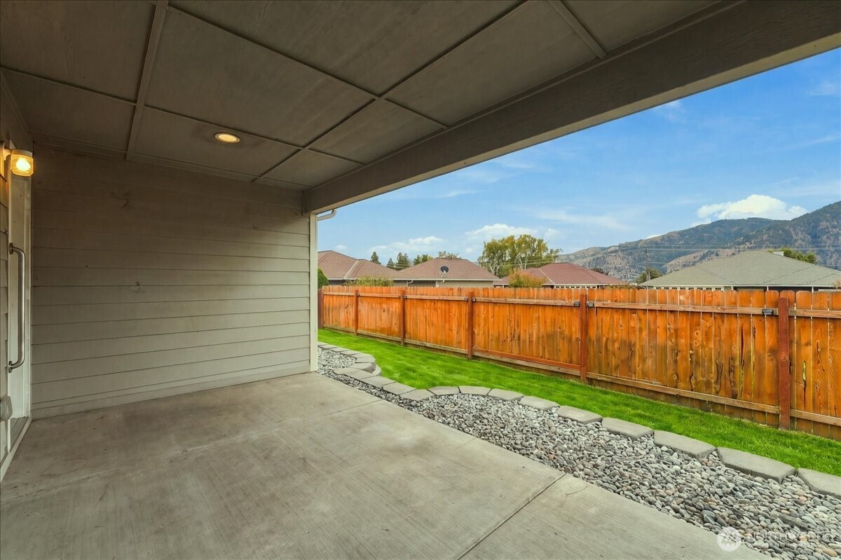405 Ridgewood Drive