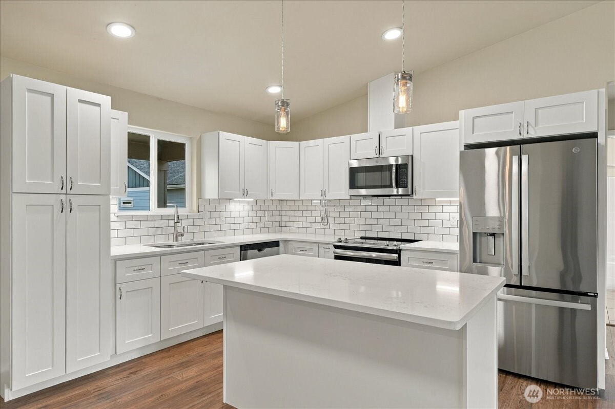 405 Ridgewood Drive