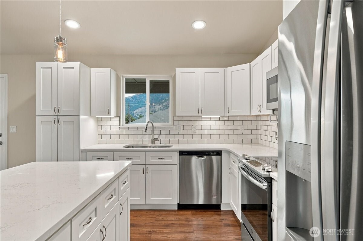 405 Ridgewood Drive