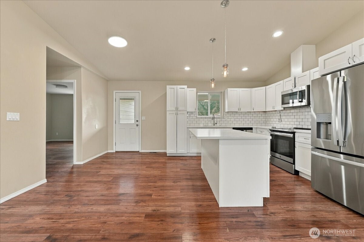 405 Ridgewood Drive